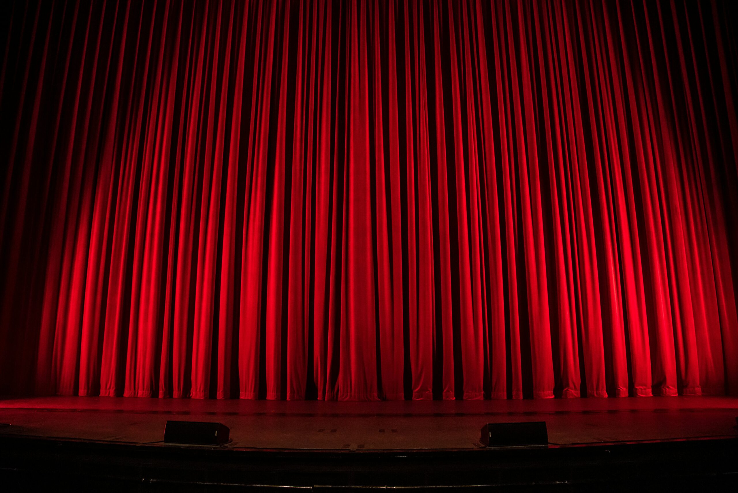theaterlicht als verwijzing naar de carrière en het vermogen van Jamai Loman.