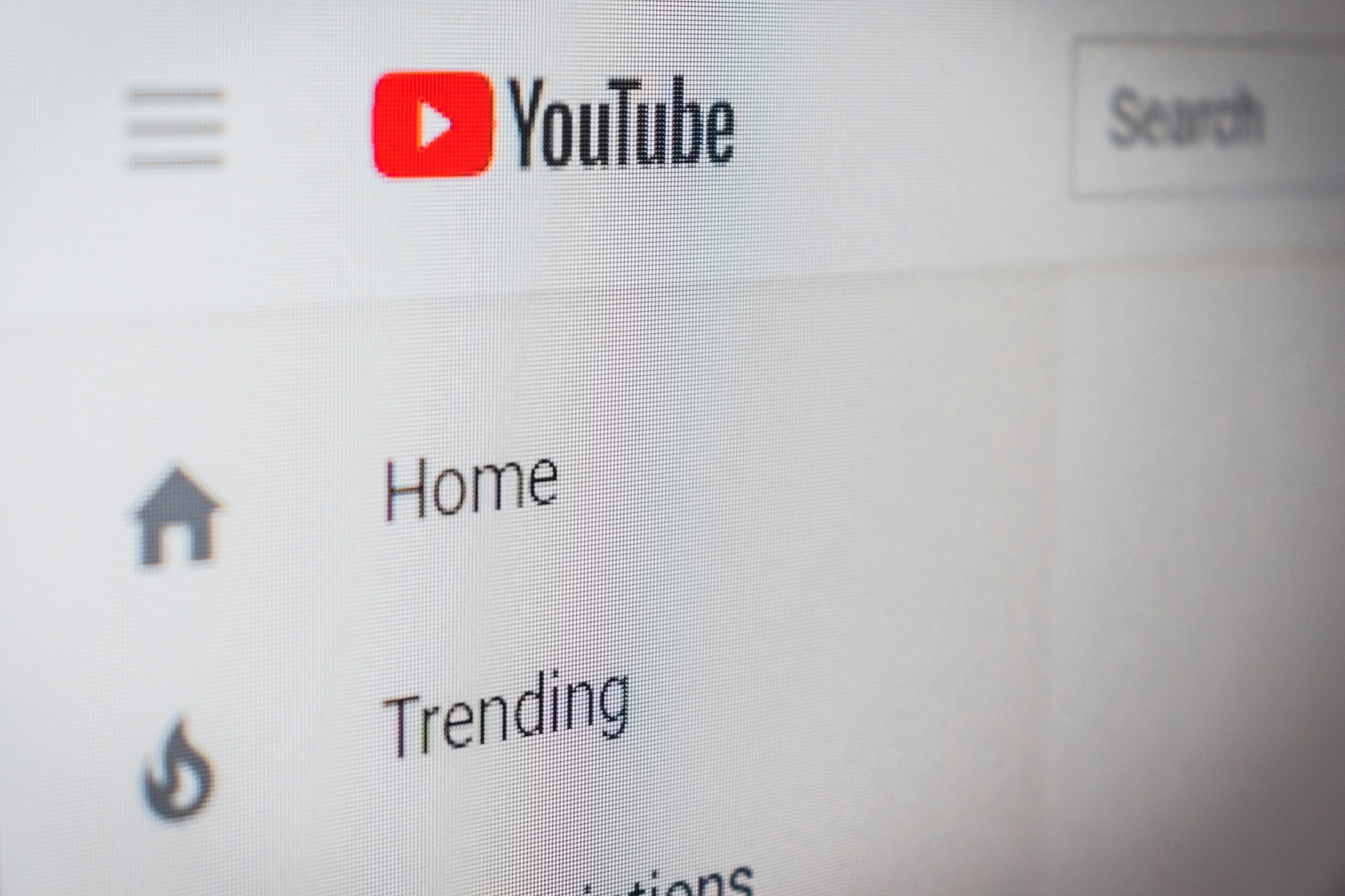 Youtube home als verwijzing naar het vermogen van Don de Jong